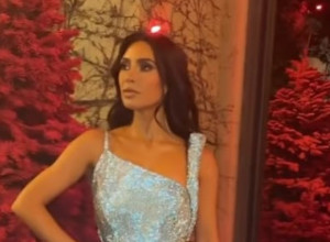 "Postoji razlika između "manje je više“ i ludnice": Kim Kardašijan isprozivali zbog "ružnog" hodnika božićnih jelki u vili od 60 miliona dolara