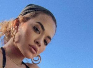 Rita Ora na odmoru: Pop pevačica u zavodljivom izdanju sa zgodnim suprugom na Novom Zelandu, sve vrvi od dobre dobre energije!