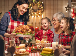 Lekar upozorava: Ovu hranu izbegavajte tokom praznika ako ne želite probleme sa stomakom i nesanicom