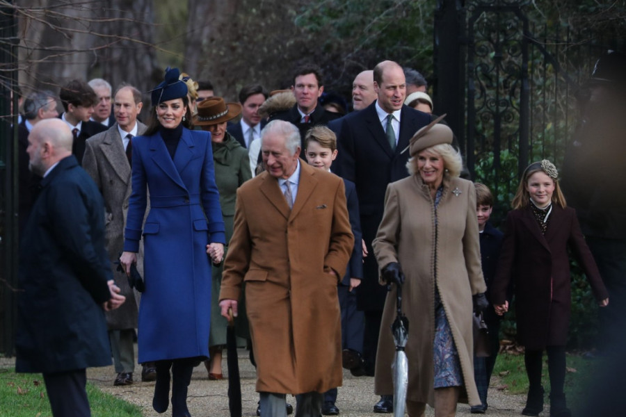 Nije njemu lako: Dok su članovi britanske kraljevske porodice zajedno slavili Božić, princ Hari sa taštom
