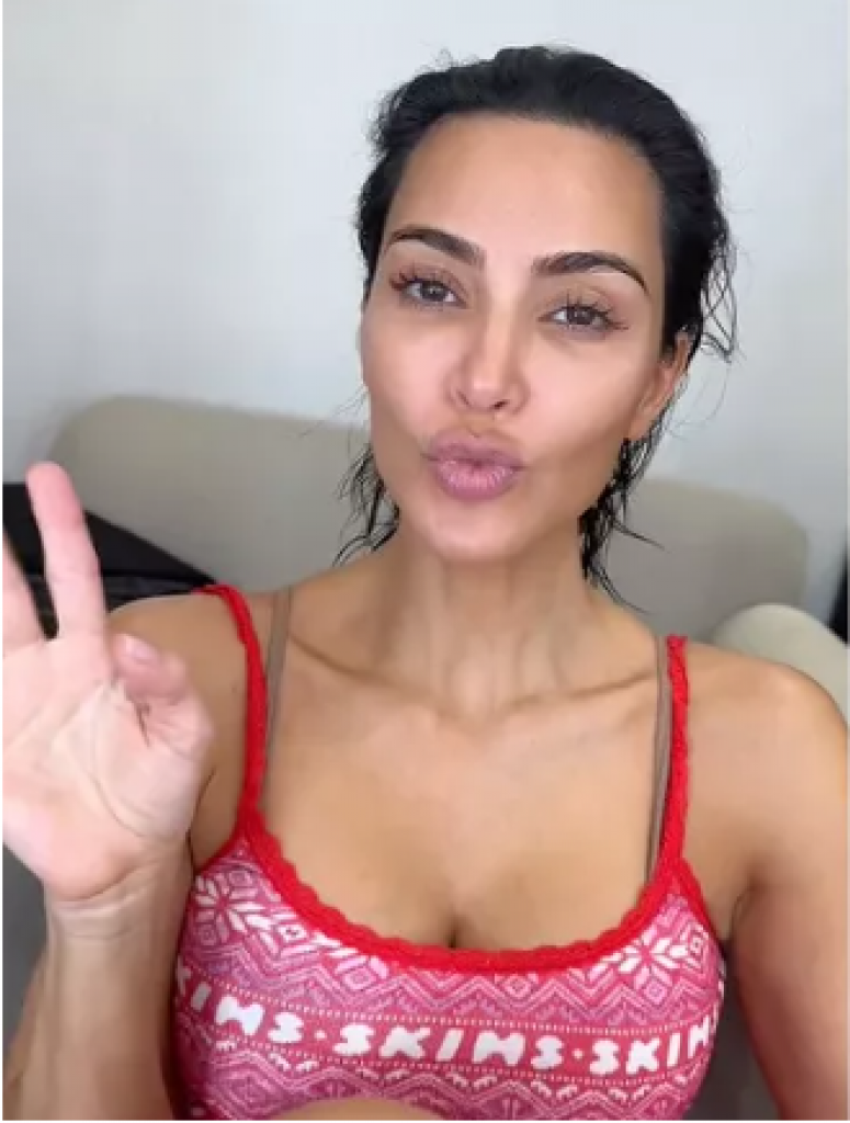 Da li je ovo zaista ona? Kim Kardašijan na iznenađenje svih objavila sebe bez šminke i ekstenzija, ljudi zaprepašćeni