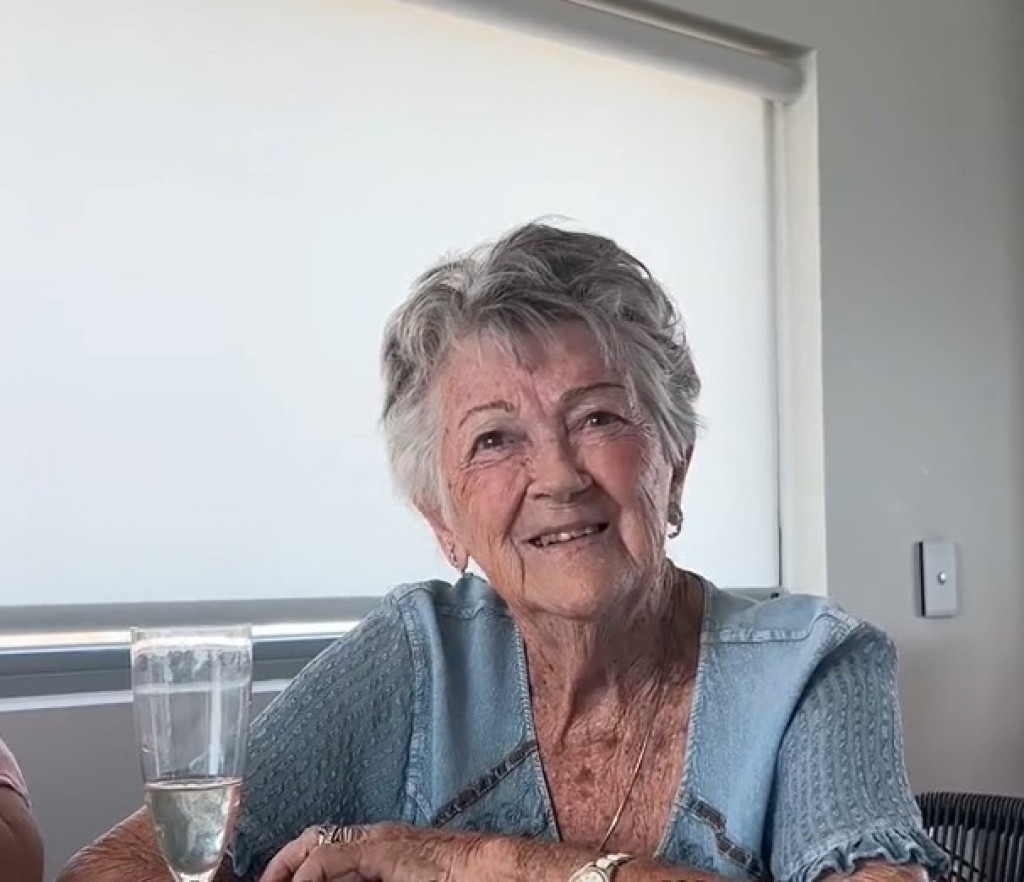"Obožavala sam muškarce": Baka na 90. rođendan otkrila šta bi promenila u životu da može, poslušajte je da se i vi ne kajete