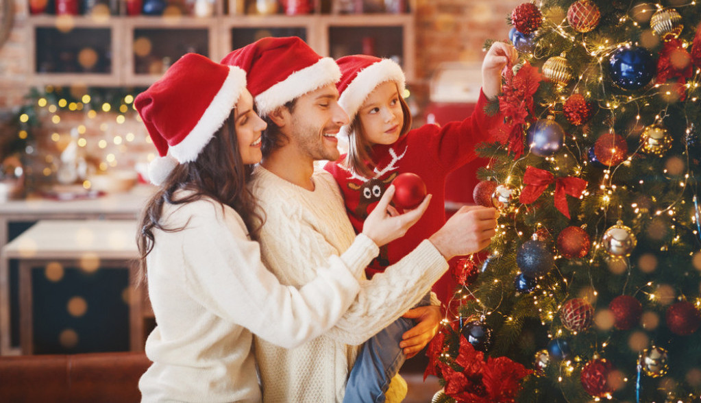 Sačuvajte svežinu jelke: Uradite ovo i krasiće vam kuću narednih mesec dana!