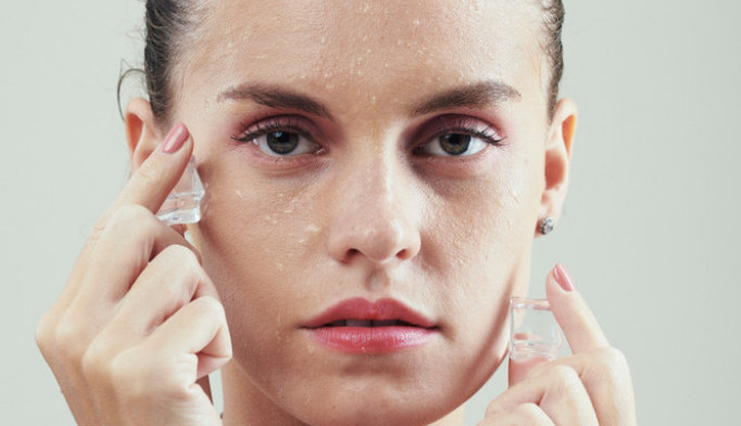 Novogodišnje proslave ostave traga na našoj koži: Dermatolog otkriva kako da je oporavite i opet izgledate sveže i odmorno