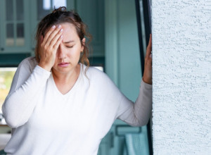 Da li vam se zavrti u glavi kad naglo ustanete? Doktor objasnio zašto se to dešava i na koju podmuklu bolest može da ukaže