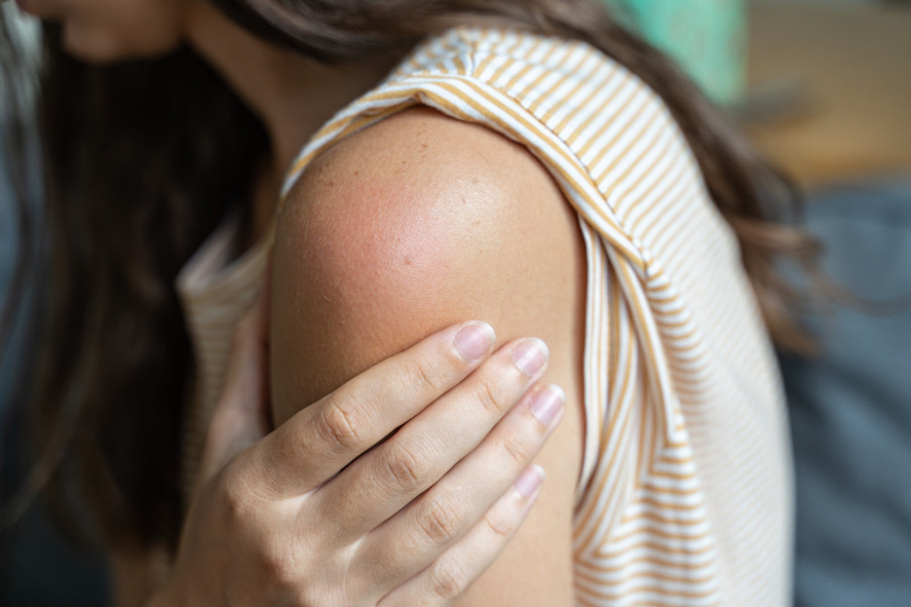 Otišla je da spava sa bolom u ramenu: Nakon dva sata više nije bila živa, evo šta joj se dogodilo