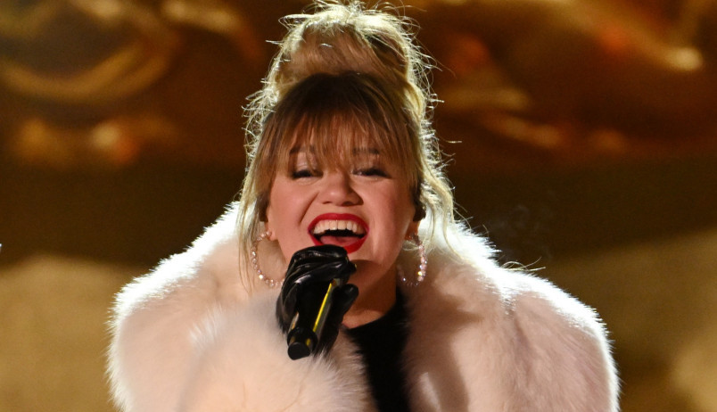 Drastična transformacija pevačice: Keli Klarkson otkrila kako je izgubila kilograme, nikad nije bila lepša