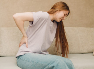 U bolnicu otišla zbog nepodonošljivog bola: Lekari devojci (20) izvadili 300 bubrežnih kamenaca, a razlog je nešto što većina radi!