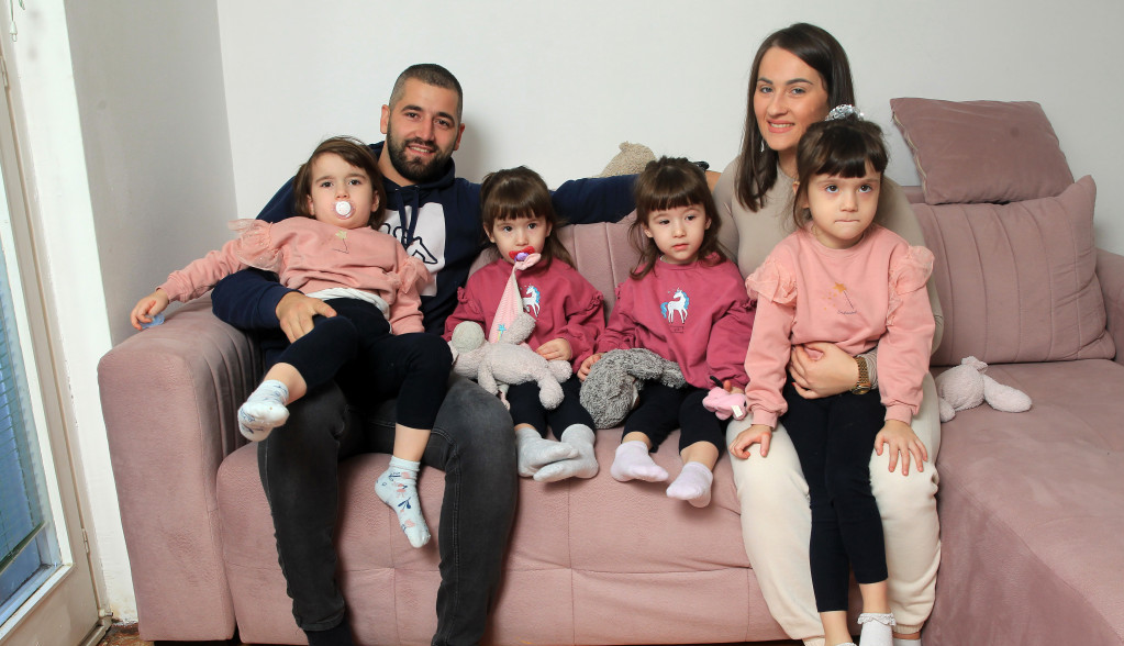 Naj mama Srbije: Miljana (25) je u razmaku od godinu dana rodila dva para bliznakinja, ovako izgleda život sa 4 devojčice