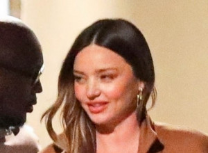 Zanosna i u trudnoći: Miranda Ker (41) prošetala u elegantnoj kombinaciji, nije krila buduću četvrtu prinovu!