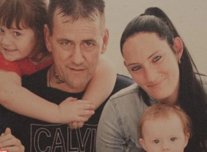 Majka (33) četvoro dece misteriozno umrla na Božić: Porodica očajnički traži odgovore, "žalila se na mučninu, otišla da legne i nije se probudila"