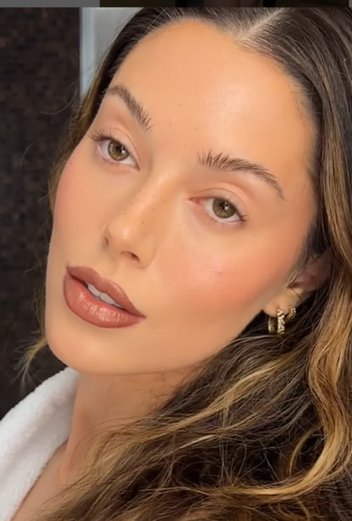 Braon šljokičave usne su glavni trend sezone: Bjuti influenserke ih obožavaju, slažu se uz svaki mejkap