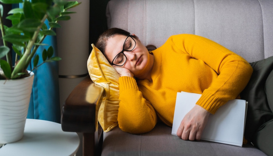 Niste se naspavali? Ovoliko minuta popodnevne dremke je dovoljno da odmorite, a ne poremetite noćni san