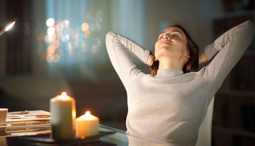 Upiće neprijatne mirise za tren! U vrelu vodu stavite malo ovoga i cela kuća će predivno mirisati