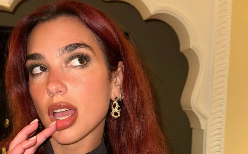 Dua Lipa okićena kao novogodišnja jelka: Zablistala u autfitu koji je proslavila Madona, svi su zumirali u njen dekolte