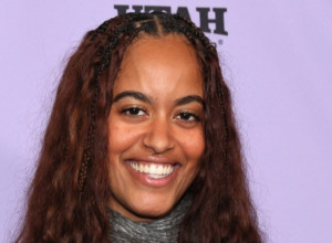 Zar je moguće da se ovako pojavila na festivalu? Obamina ćerka u opuštenoj varijanti na prestižnom događaju, ni trunke glamura