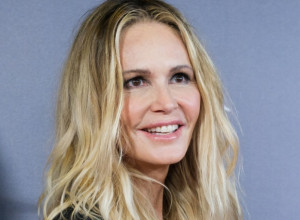 Puni 60 godina, a zgodnija od većine devojaka: El Makferson otkrila 4 stvari zbog kojih je vitka i mladolika