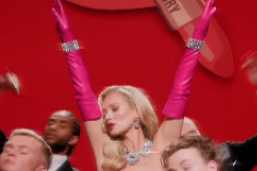 Muškarci više vole Kejt Mos: Supermodel u ulozi ikonske Merilin Monro specijalno za poznati "makeup" brend, svaka sličnost je namerna!