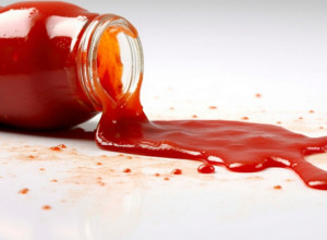 „Kečap izazov“ je novi trend na Tiktoku: Zbog njega parovi masovno raskidaju, evo kako izgleda!