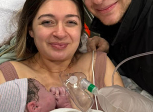 „Beba više nije mogla da čeka“: Žena se porodila na parkingu poznatog restorana