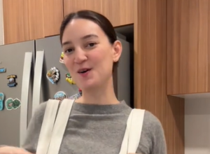 "Jesi ti normalna?": Jedna od najpoznatijih tiktokerki razbesnela pratioce cenom torbe koju je dizajnirala, da li biste je nosili?