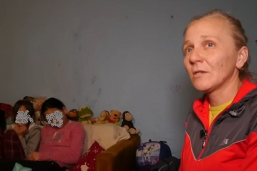 Ne traže mi puno, znaju kad nema: Jelena spava na podu, da bi deca imala krevet