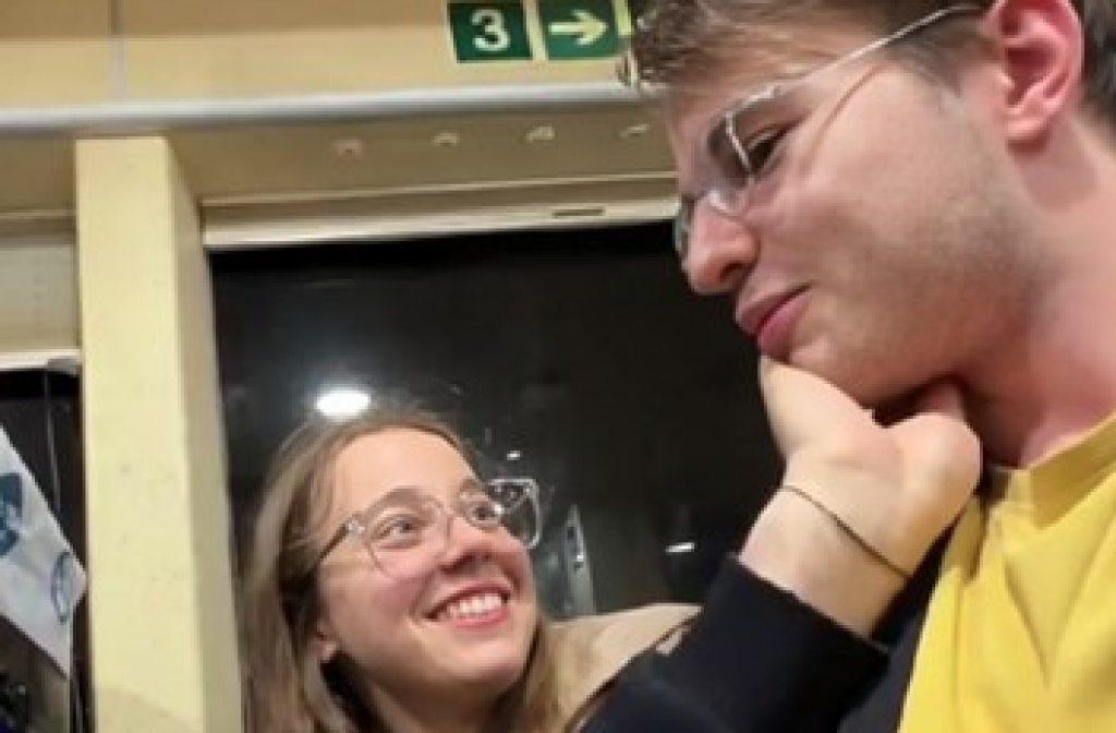 Ljubav u doba tehnologije: Aleksandar ,,prešao igricu" neverovatnim umećem, evo kako je upoznao ženu svog života!