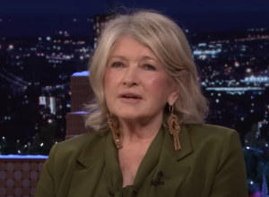 Idealan za prelazni period: Džemper Marte Stjuart je komad koji morate imati ove sezone, lako se kombinuje uz sve