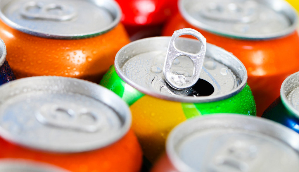 Ovo će vas oduševiti: Čovek pokazao kako otvoriti limenku bez upotrebe prstiju, genijalno otkriće!