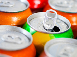 Ovo će vas oduševiti: Čovek pokazao kako otvoriti limenku bez upotrebe prstiju, genijalno otkriće!