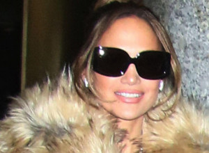 Čist glamur i luksuz: Dženifer Lopez zaustavila saobraćaj u Njujorku, ona je nova ikona mob wife estetike