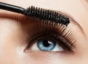 Kvarite maskaru: Nikako ne smete ovo da radite pre nanošenja proizvoda, mnogi greše u jednoj sitnici