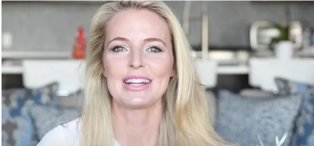 Ima 50 godina, a izgleda bar deceniju mlađe: Tajna njenog dobrog izgleda je u nekoliko jednostavnih trikova koje ćete obožavati