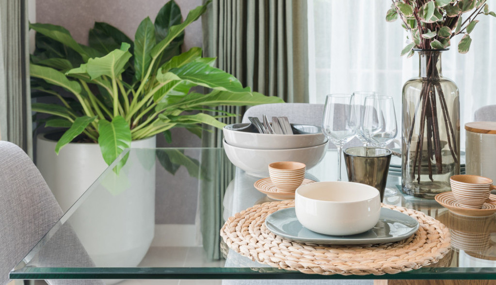 Po feng šuiju ovaj predmet izbacite iz kuće: Ovo ne smete da držite na stolu, donosi siromaštvo