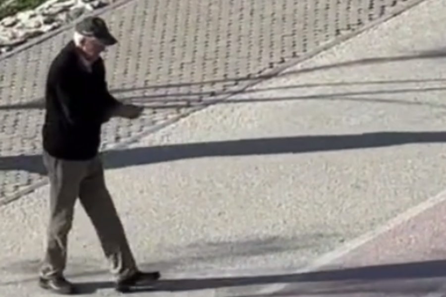 ,,I onda kažu da je ljubav umrla": Ono što je ovaj dekica uradio će vam automatski ulepšati dan, snimak vredan preko 4 miliona pregleda