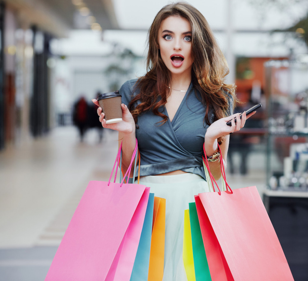 Umalo se onesvestila od sreće: Cipele od 1000 evra platila je 5000 dinara, a evo gde ih je "ulovila"