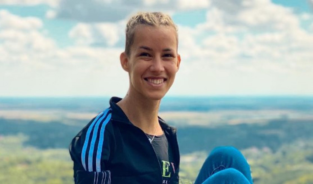 Udala se devojka sa krilima: Predivna mlada - Dejana blistala u venčanici i sa buketom belog cveća