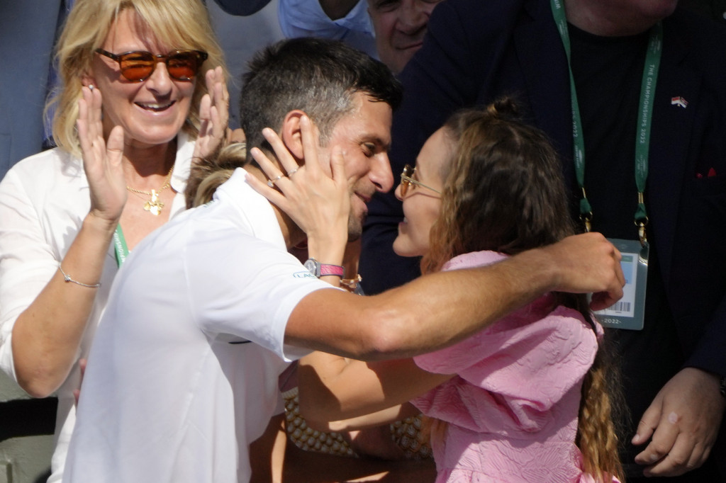 Novak i Jelena Đoković slave 10 godina braka: Nole joj je napisao emotivnu pesmu, sve nas je raznežio