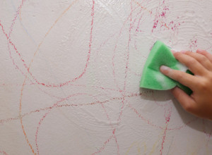 Zidove sam oprala smesom od dva sastojka: Rezultat me zaprepastio, izgledalo je kao da sam okrečila stan