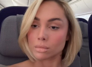 Snimala u avionu bebu kako plače: Poznata influenserka razbesnela pratioce, "zašto nisi ustala da pomogneš"