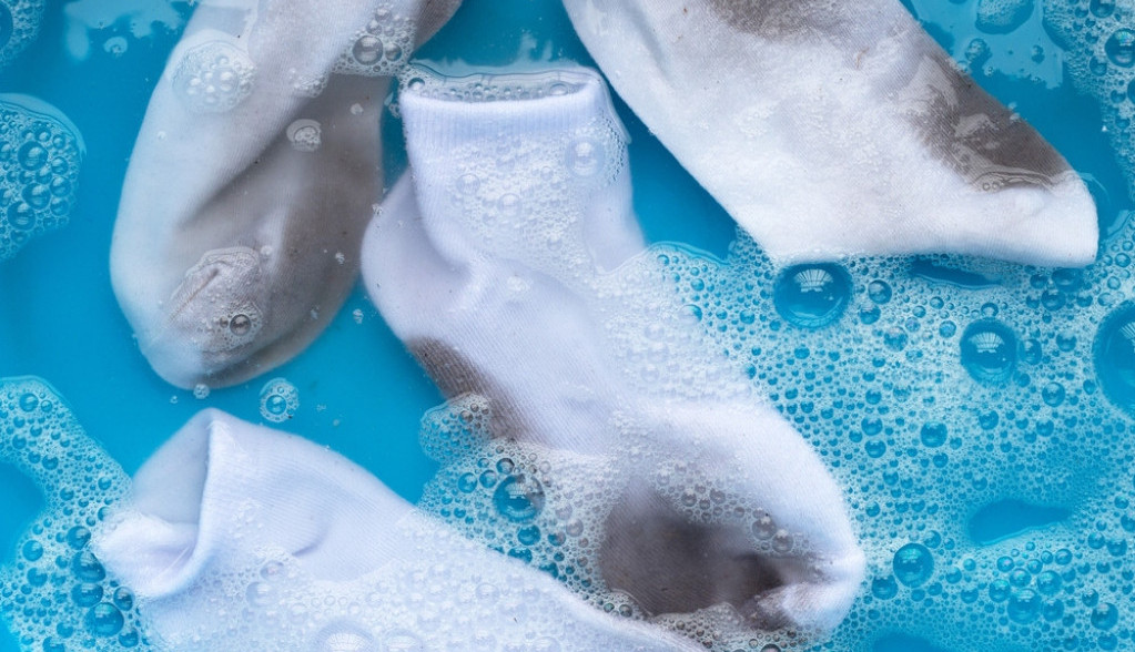 Čarape će biti bele kao sneg za manje od 30 minuta: Operite ih ovim sredstvom, sigurno će upaliti