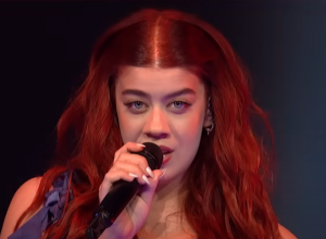 Iva Lorens ,,probila led": Prva nastupila i oduševila sve, a evo šta je rekla njena baka