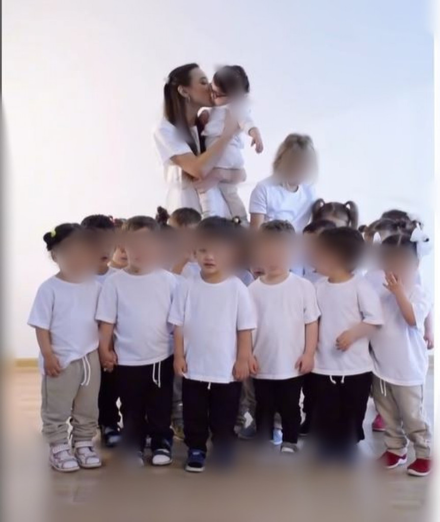 Kristina ima 26 godina i 22 dece: Htela je da ih ima 105, ali muž joj je završio u zatvoru i sada žive ovako