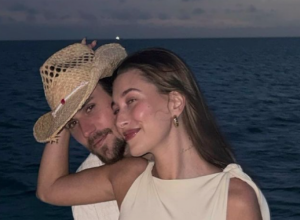 Uživa u trudnoći: Hejli Biber pokazala stomak na najnovijim fotkama, a tu je i ponosni tata