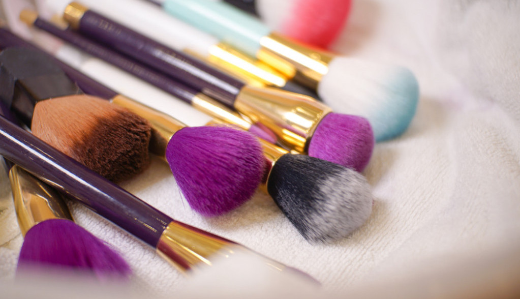 Izgledaće kao nove: Uz trik koji ćete obožavati očistite četkice za šminku za samo par minuta