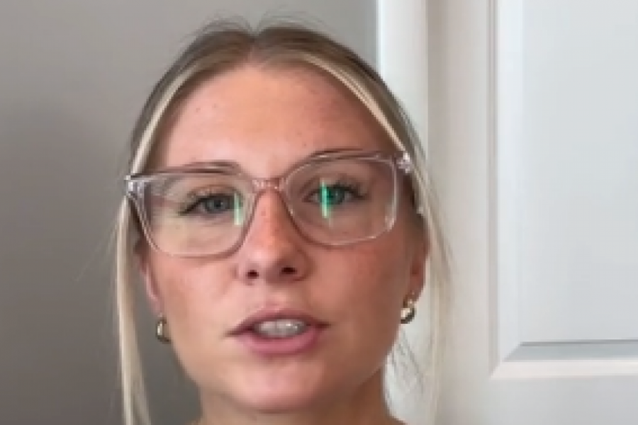Najomrženija majka na internetu: Optužili je da ,,prodaje" ćerkicu pedofilima, eksplicitni snimci izazvali apsolutnu paniku!