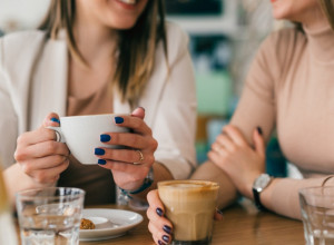 "Ako vidite ove promene na jeziku, bolje je preskočite": Doktor otkriva da li smete da pijete kafu i u kojim slučajevima je štetna po Vas