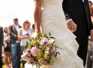 Ostali smo gladni i promrzli: Skandal na venčanju poznatog para, "užas, otišao bih kući sve sa poklonom"