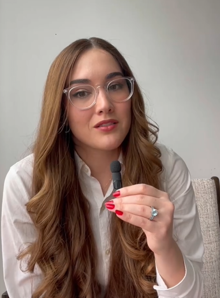 Ulje ruzmarina je viralni hit: Influenserka objasnila caku kako da ga pravilno koristite za što brži rast kose