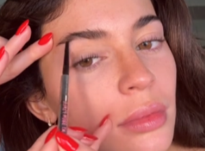 Povratak u ,,King Kylie" eru: Milijarderka rekreirala šminku iz 2017. koju smo svi obožavali, bukvalno je pokidala!
